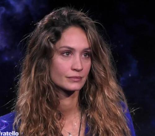 Grande Fratello, Lorenzo choc: 'Helena va lasciata da sola'