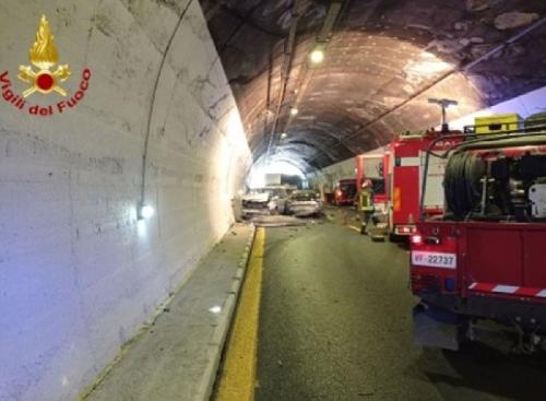 Auto danneggiate nell'incidente