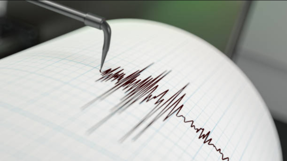 Danni a Napoli dopo il terremoto di magnitudo 4.4.