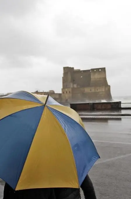 Maltempo in Italia, l'impressionante tromba d'acqua scatena il panico