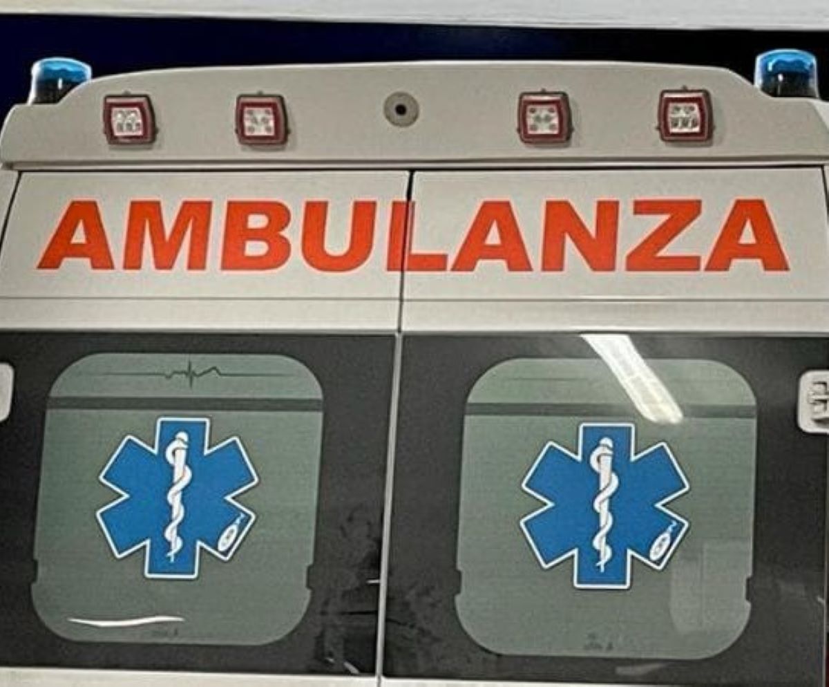 Ambulanza sul luogo dell'incidente