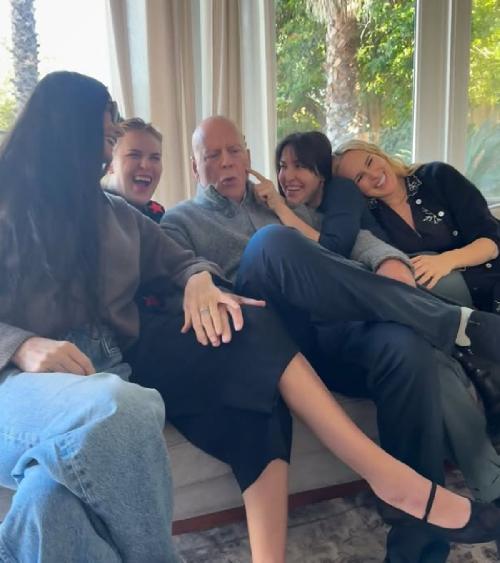 Momento familiare con Bruce Willis