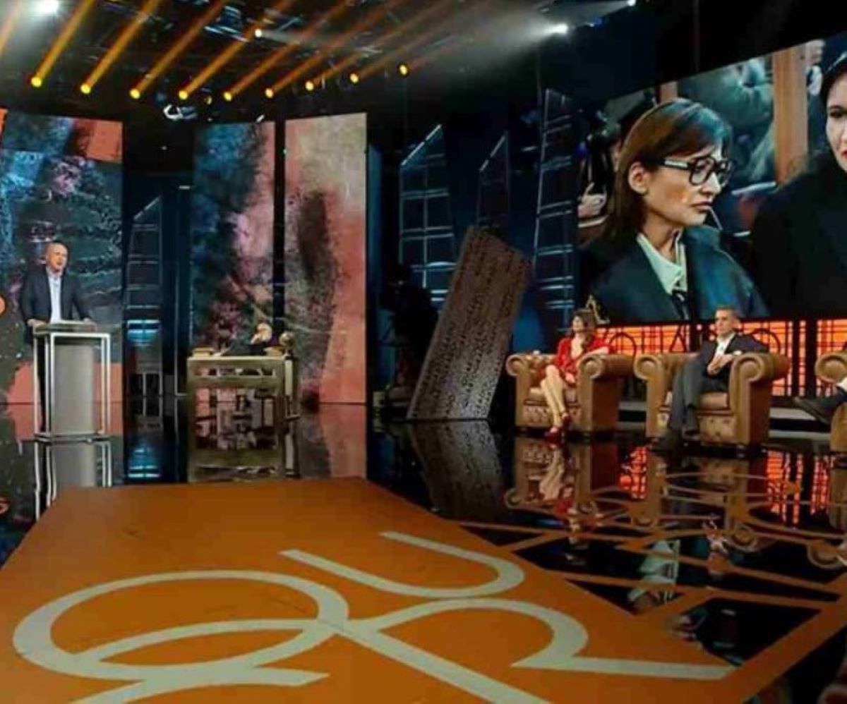 Conduttrice Mediaset Attacco