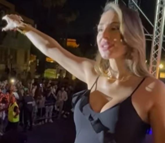 Anna Tatangelo in vacanza