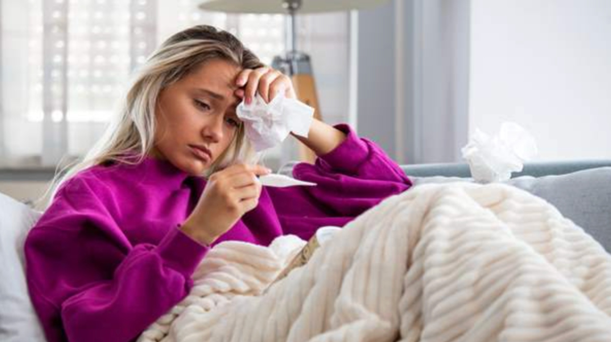 Febbre, tosse e brividi: non è sempre influenza, scopriamo perché