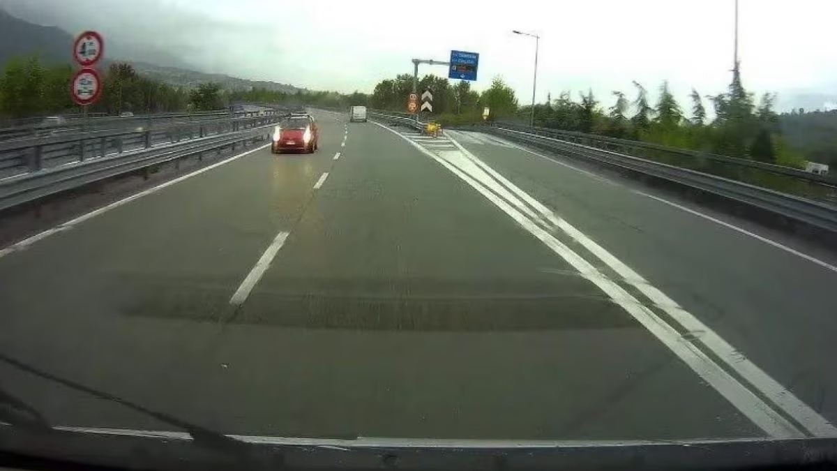 Guida contromano in tangenziale, fermata dalla polizia dopo chilometri
