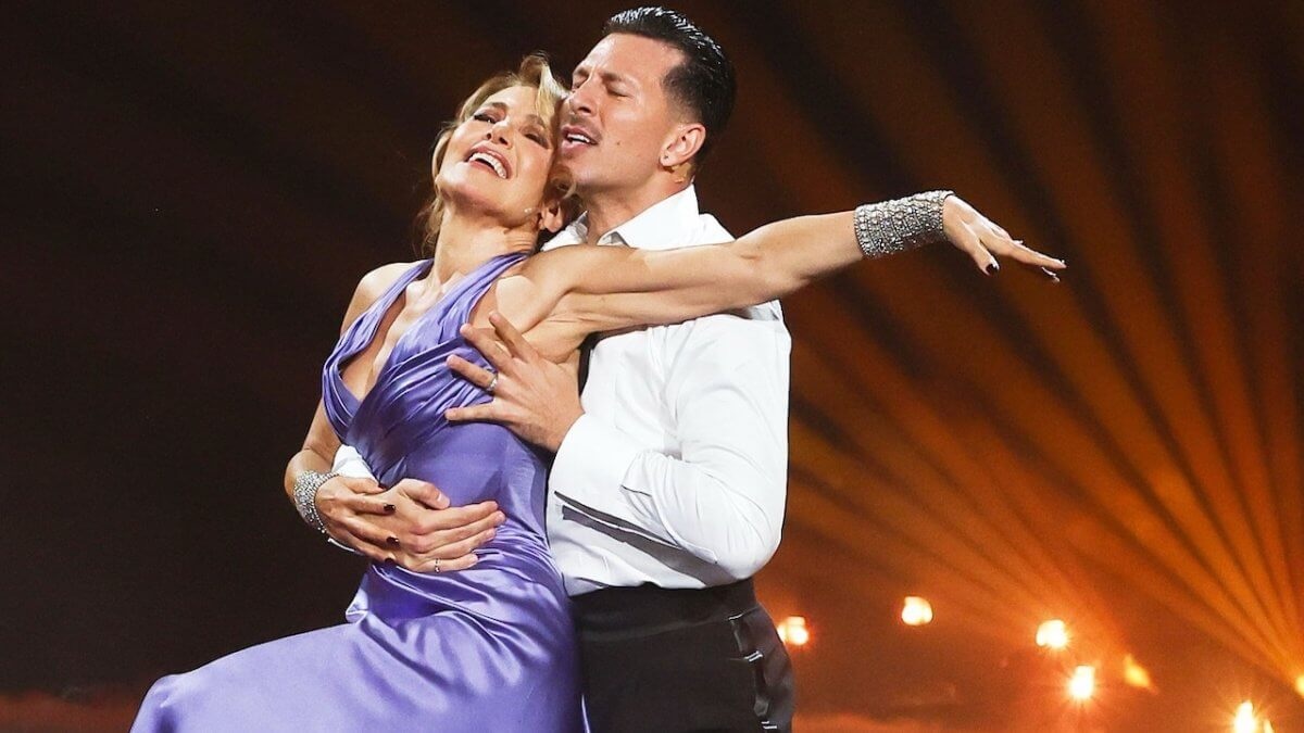 Barbara D'Urso durante una performance a Ballando con le stelle