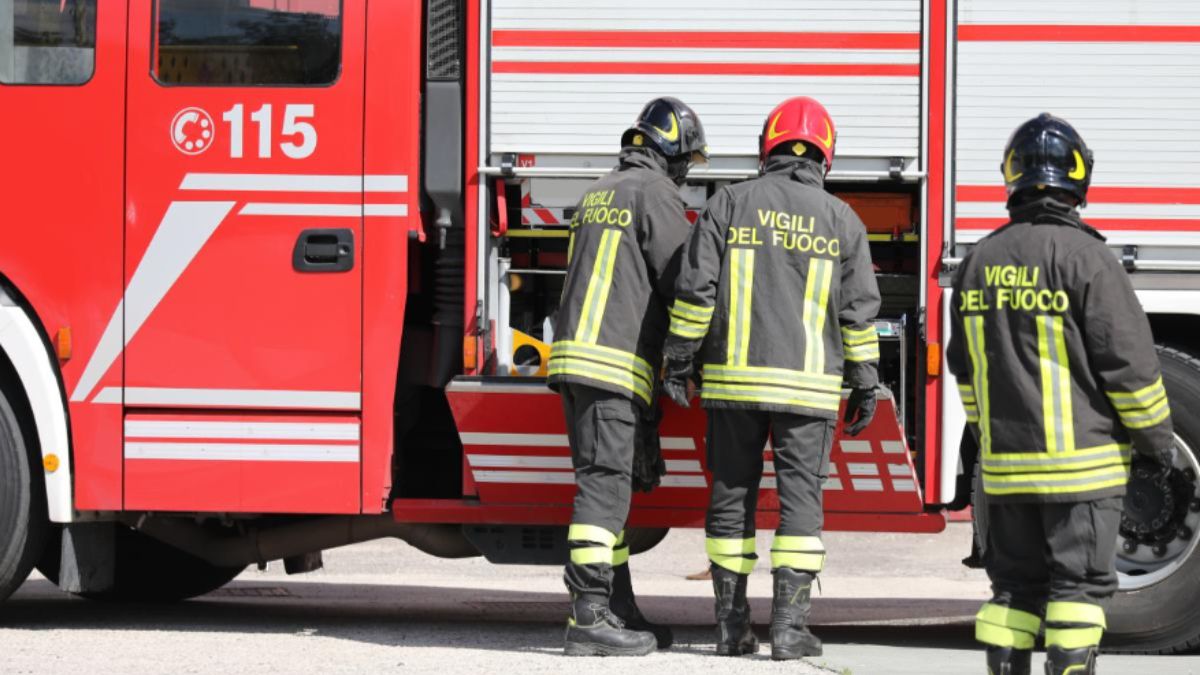 Evacuazione d'urgenza in un asilo a Milano a causa di una fuga di gas