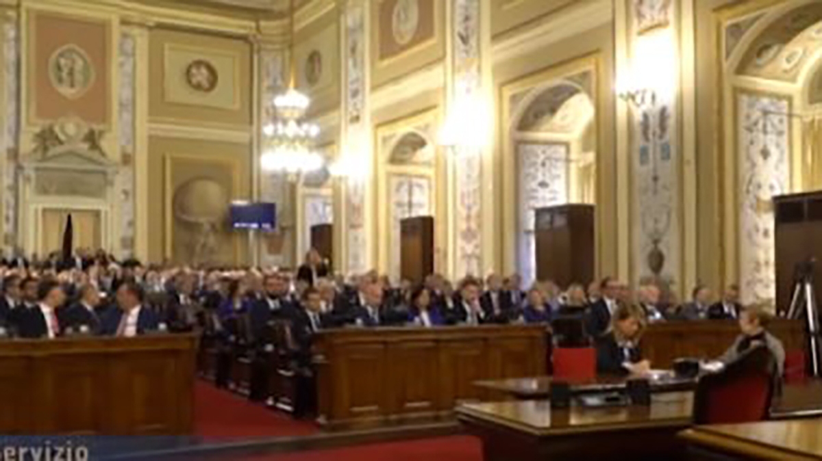 Tempesta giudiziaria! Si è dimesso dalla carica