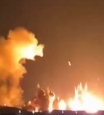 Trump contro gli alleati e la Nato: avvertimento sugli approvvigionamenti di petrolio con Hormuz in mano all’Iran