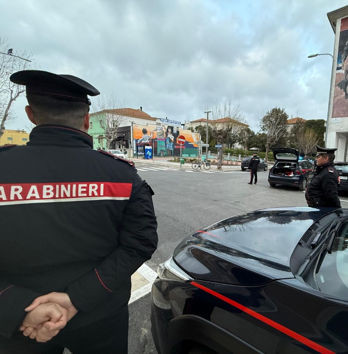 pisa aggressione forbici 12enni