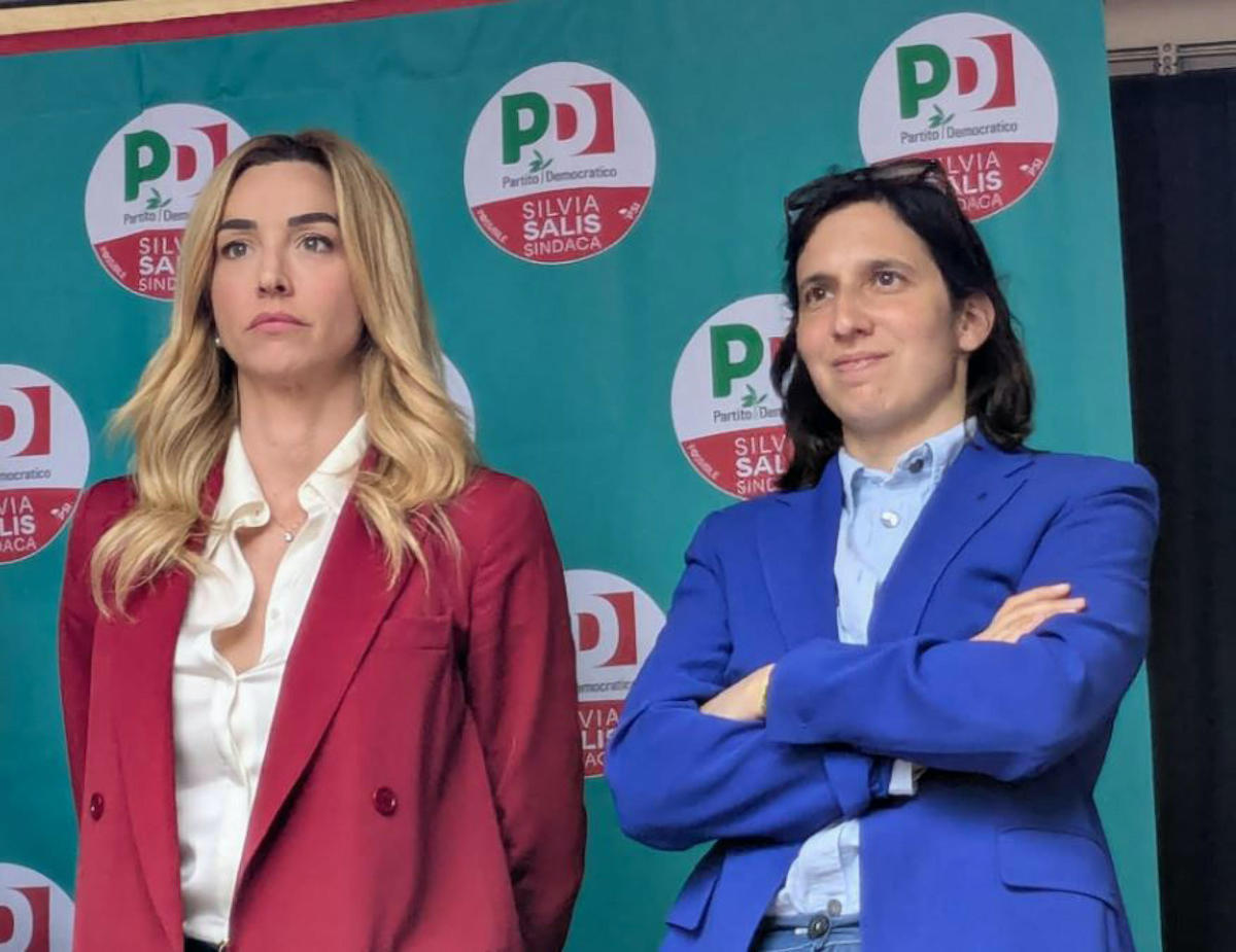 Silvia Salis durante un evento pubblico