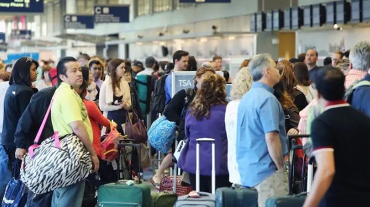 'Tratte cancellate'. Disordine nei cieli, la decisione di Ryanair sui voli cancellati