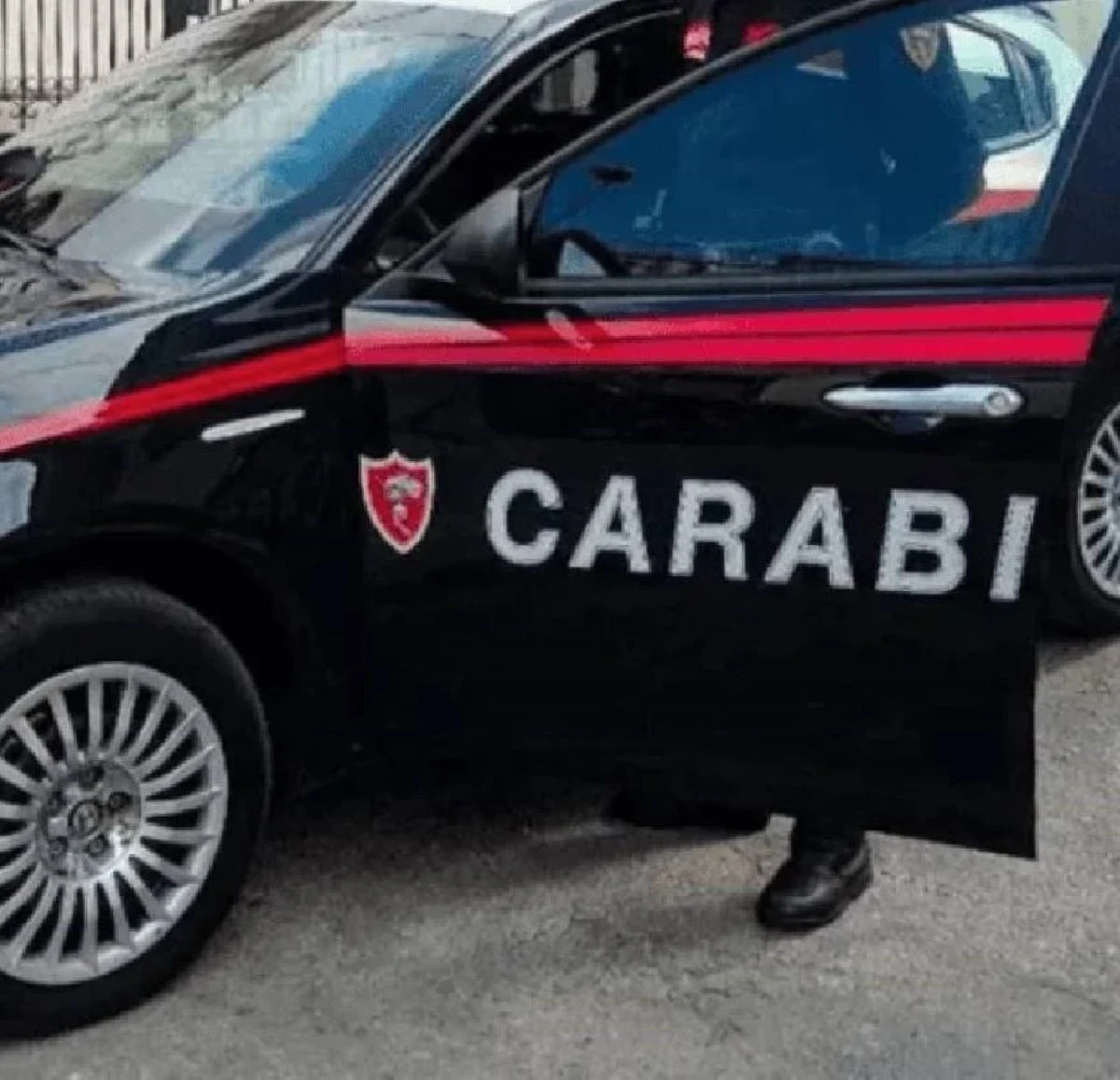 Carabinieri sul posto per i rilievi dopo la tragedia