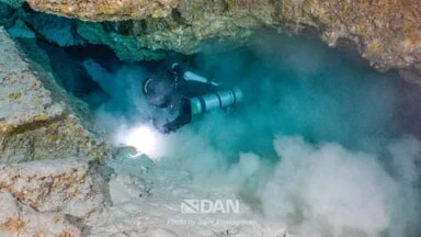Le immagini del recupero dei sub italiani nella grotta Kandu diffuse da Dan Europe