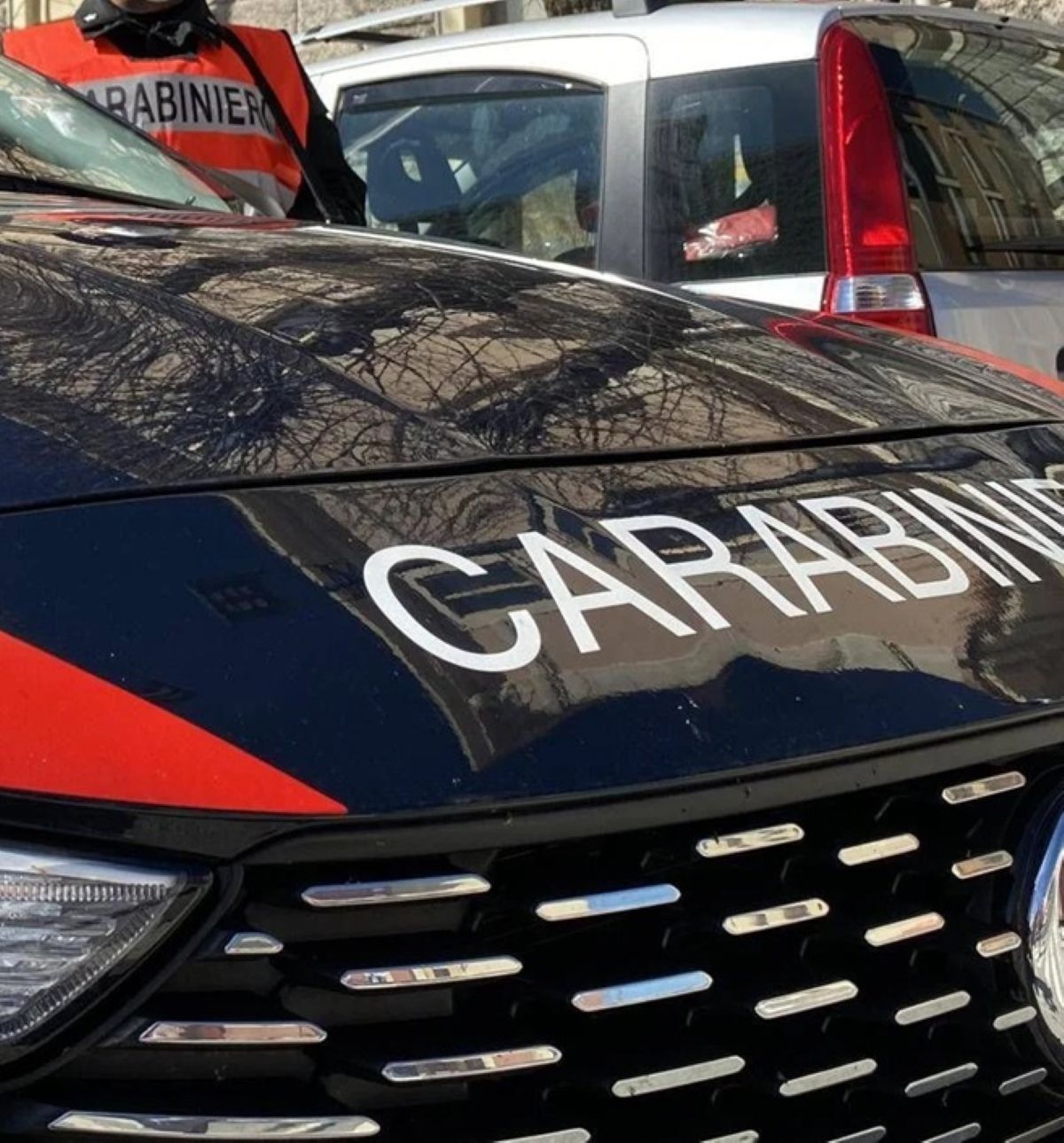 roma uccide madre nasconde corpo