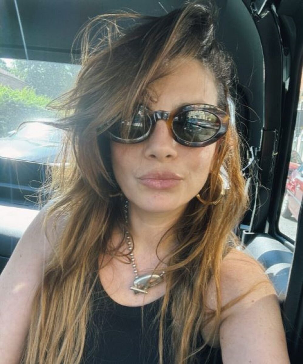 Emma Marrone in spiaggia