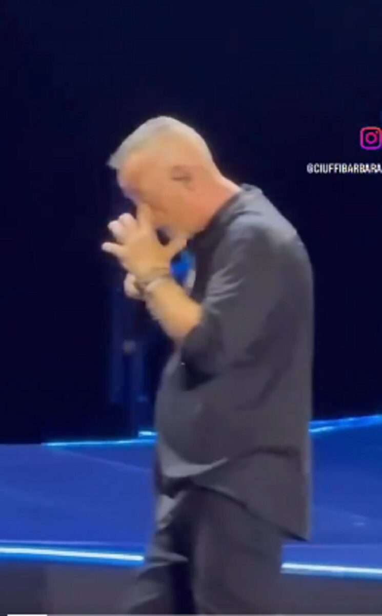 Eros Ramazzotti emozionato