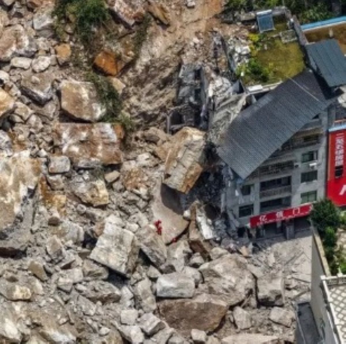 frana cina morti dispersi