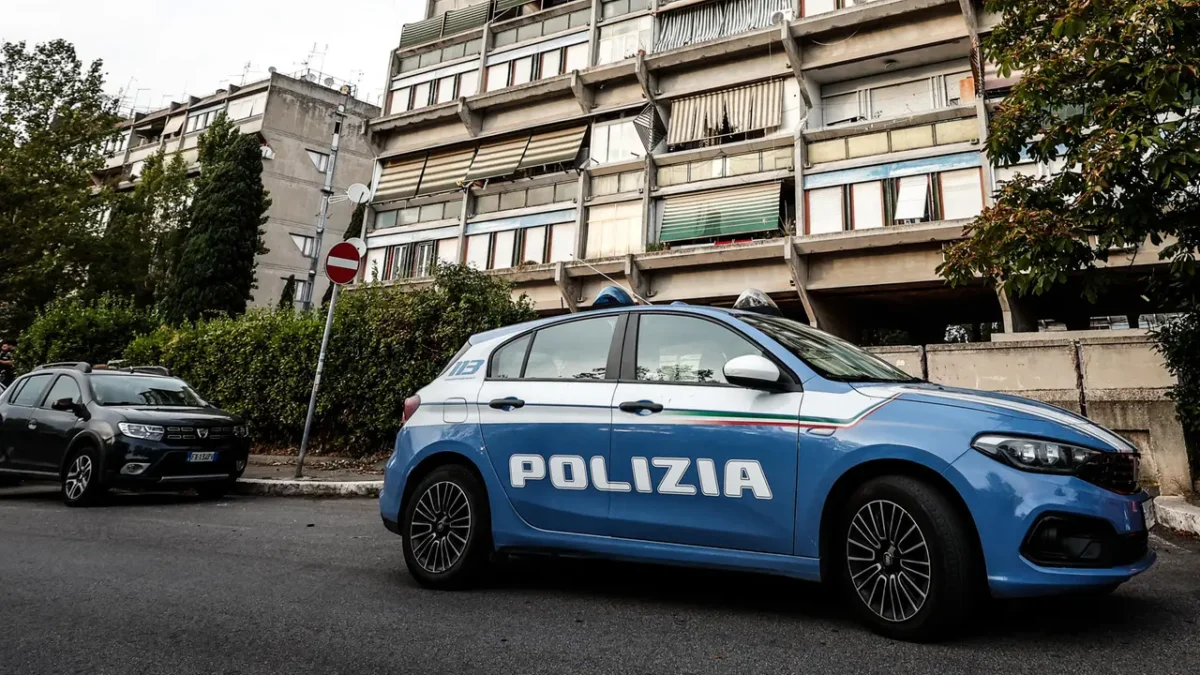 Polizia sul luogo del delitto
