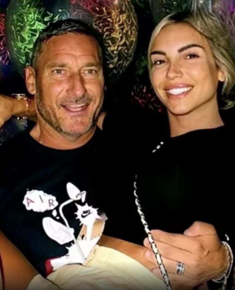 Noemi e Francesco Totti anniversario