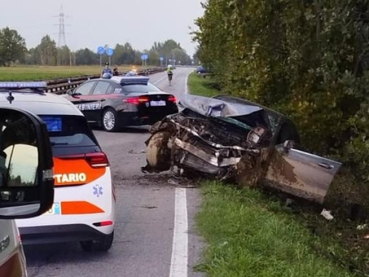 Mamma e fratellino feriti