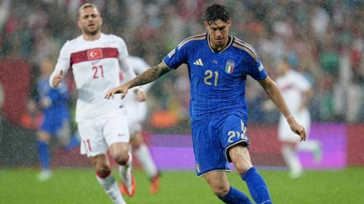 Scamacca celebra il gol