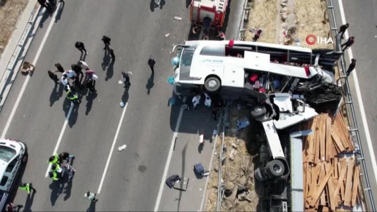 Incidente stradale autobus e camion Turchia