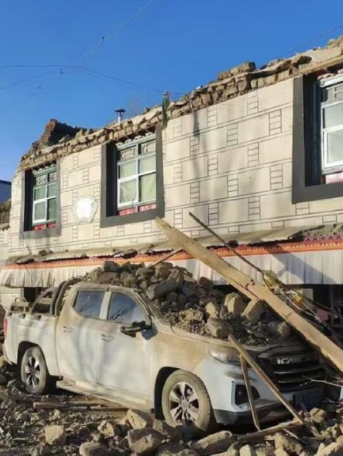 Danni in Tibet dopo il terremoto di magnitudo 6.8