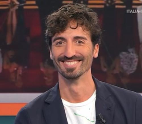 Samuel Peron durante una performance